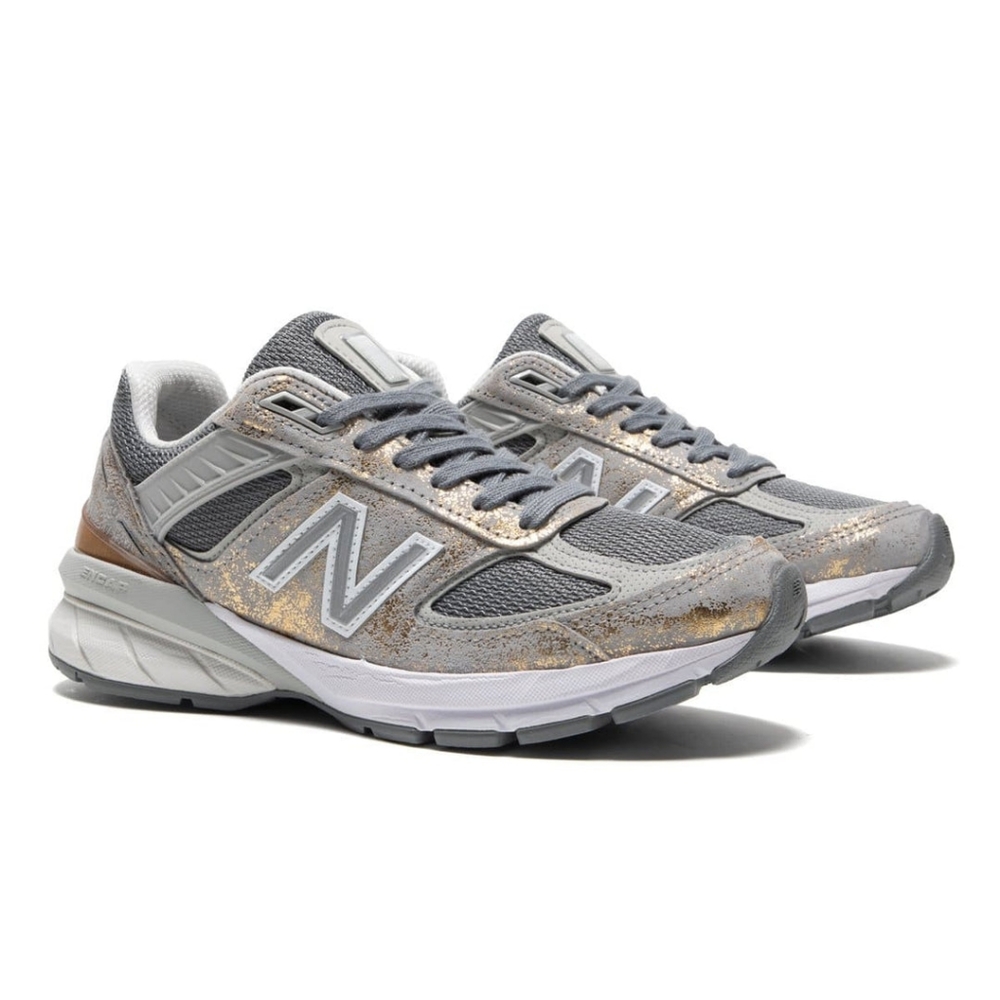 NWT New Balance 990v5 Moonbeam Silver Running Shoes / Sneakers W990MB5 Dad Shoes - Picture 2 of 10